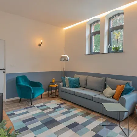 Superbe 2 Dans Un Clos Prive Proche De Waterloo Apartmán *