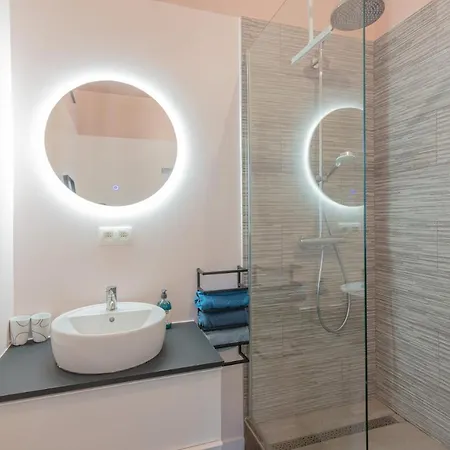 Superbe 2 Dans Un Clos Prive Proche De Waterloo Apartmán