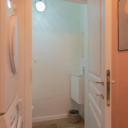 Superbe 2 Dans Un Clos Prive Proche De Waterloo Apartmán *